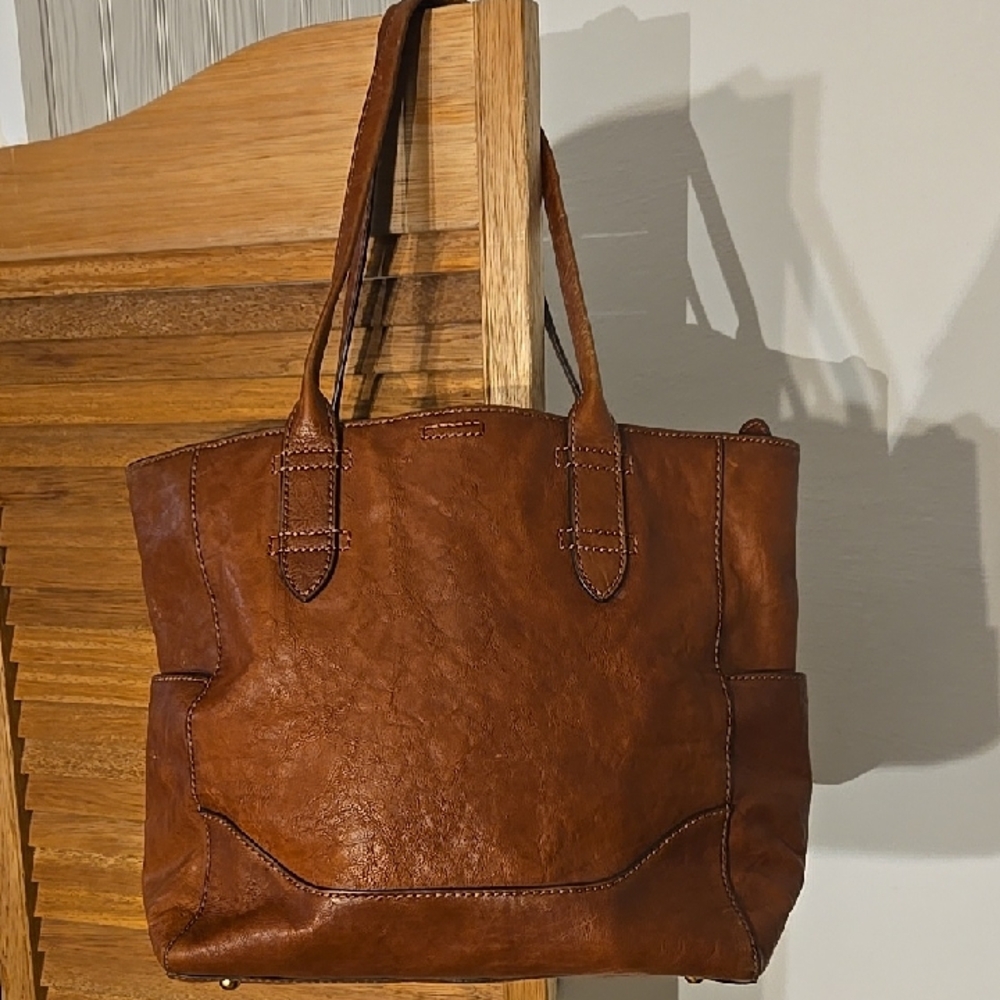 Chic Tan Leather Tote Bag